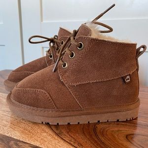 NWT- Lamo Suede Todder Boots with Faux Fur lining